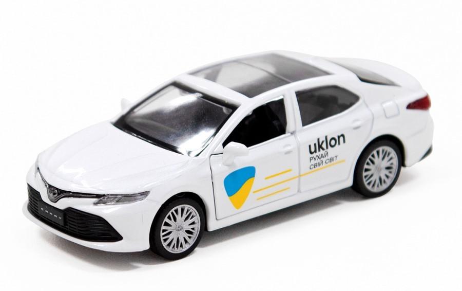 Игрушечная машина TechnoDrive Toyota Camry Uklon 250291