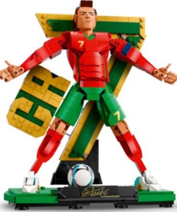 Constructor LEGO Editions Cristiano Ronaldo este o legendă a fotbalului