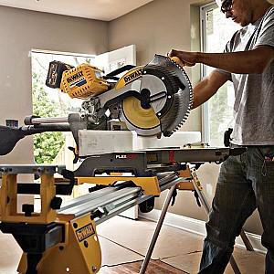 Fierastrau pentru taieri inclinate Dewalt  DHS780N