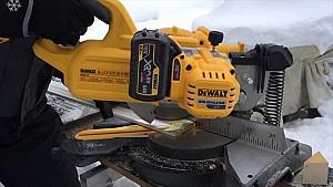 Fierastrau pentru taieri inclinate Dewalt DCS777N