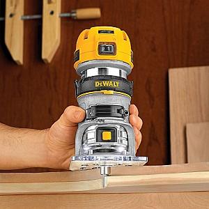Masina de frezat Dewalt D26200