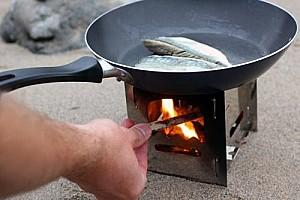 Gratar pentru frigarui Petromax Hobo-Stove
