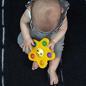 Jucarie bebelus Baby Einstein Ocean Explorers Pop and Glow Starfish