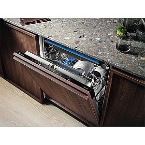 Masina de spalat vase incorporabilă Electrolux EEG48300L
