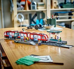 Constructor LEGO City Tramvai si statie in centrul orasului 60423