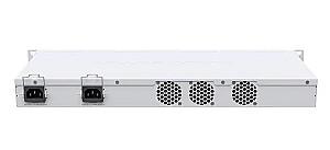 Switch MikroTik CRS326-24S+2Q+RM Alb