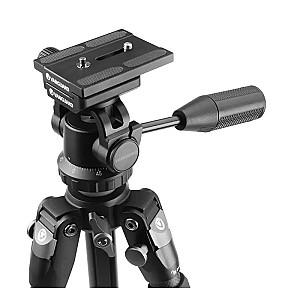Tripied Vanguard VEO3 263CO