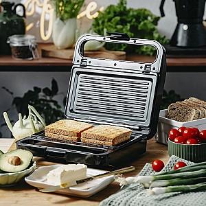 Aparat pentru sandvisuri Adler AD 3070 Black