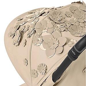 Carucior de plimbare Cybex Coya Matt Black Simply Flowers Beige