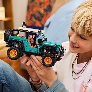 Constructor LEGO Technic: Jeep Wrangler Rubicon (42227)