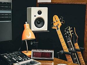 Sistem acustic profesional KRK Kreate 5 Latte