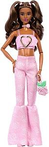 Papusa BARBIE Fashionistă în top roz din denim și blugi evazați