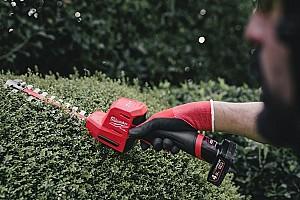 Masina de tuns gard viu cu acumulator Milwaukee M12FHT20-0