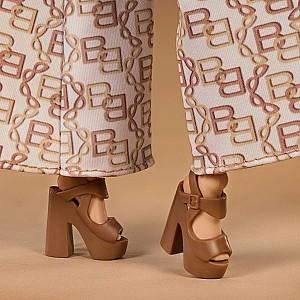 Papusa BARBIE Basics 07 (JJX26)
